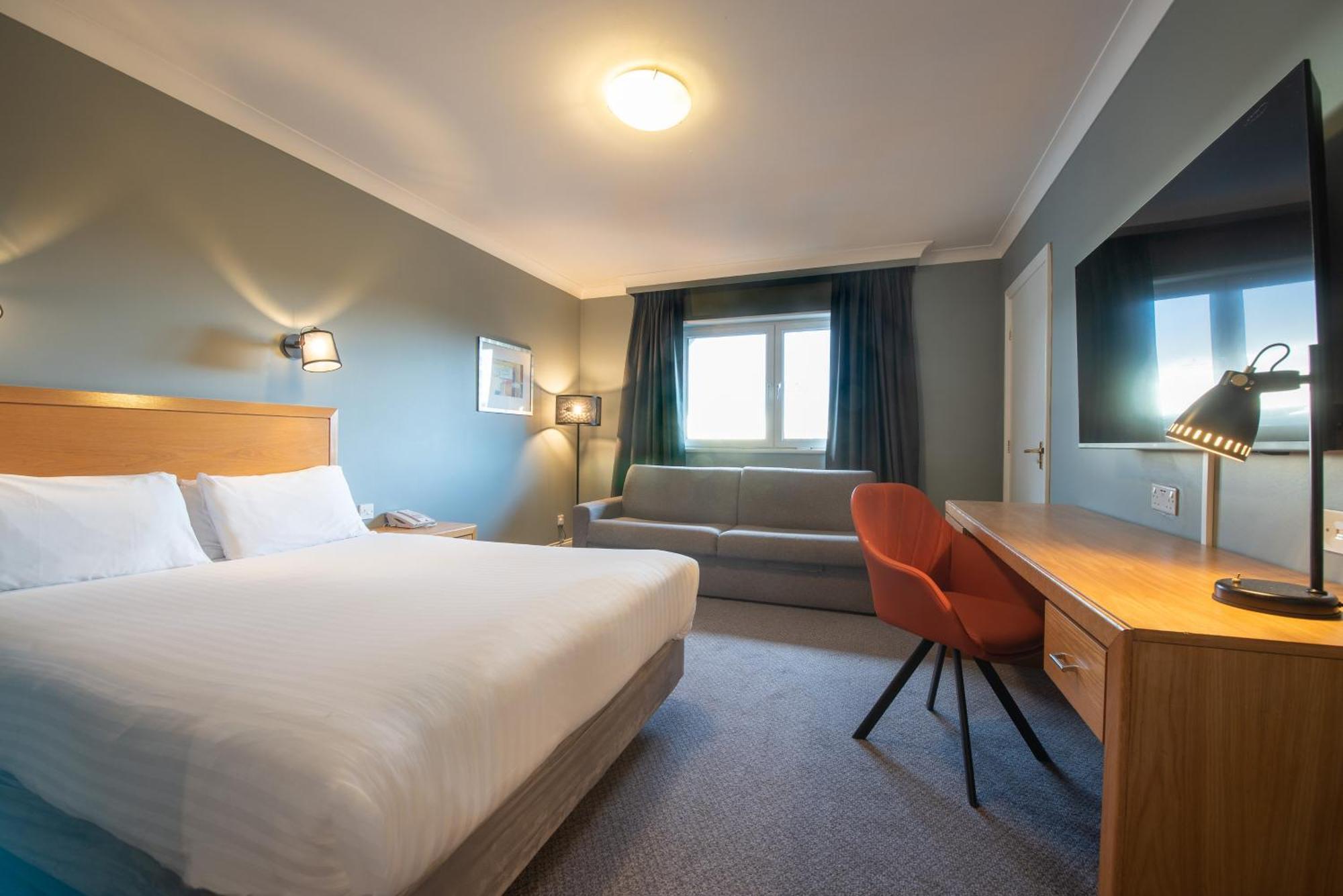 Holiday Inn Edinburgh Zoo By Ihg Exterior photo