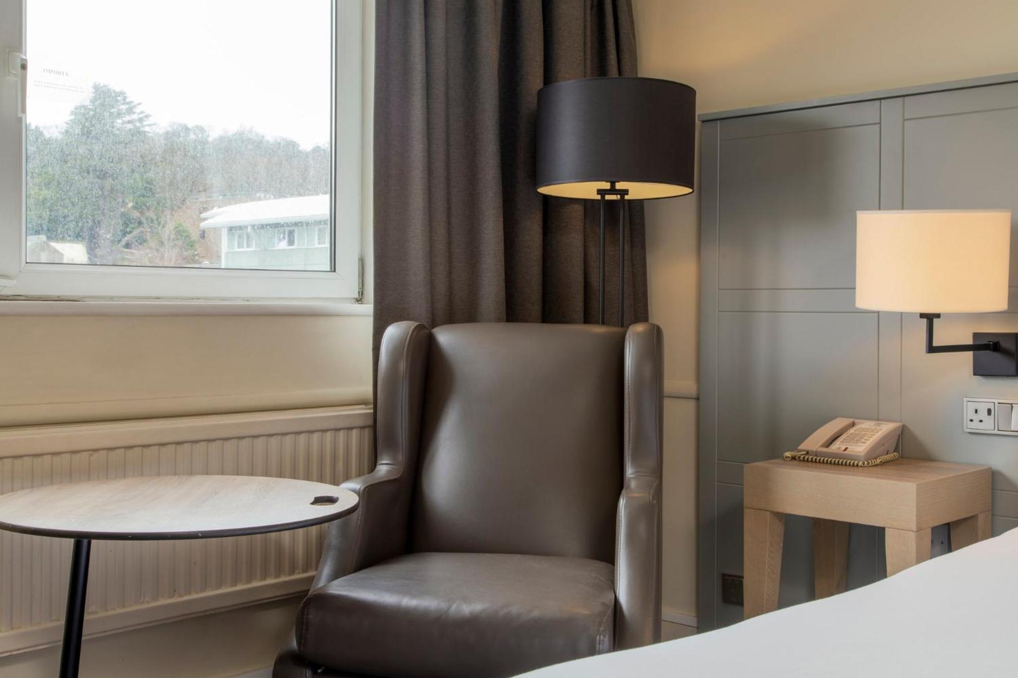 Holiday Inn Edinburgh Zoo By Ihg Exterior photo