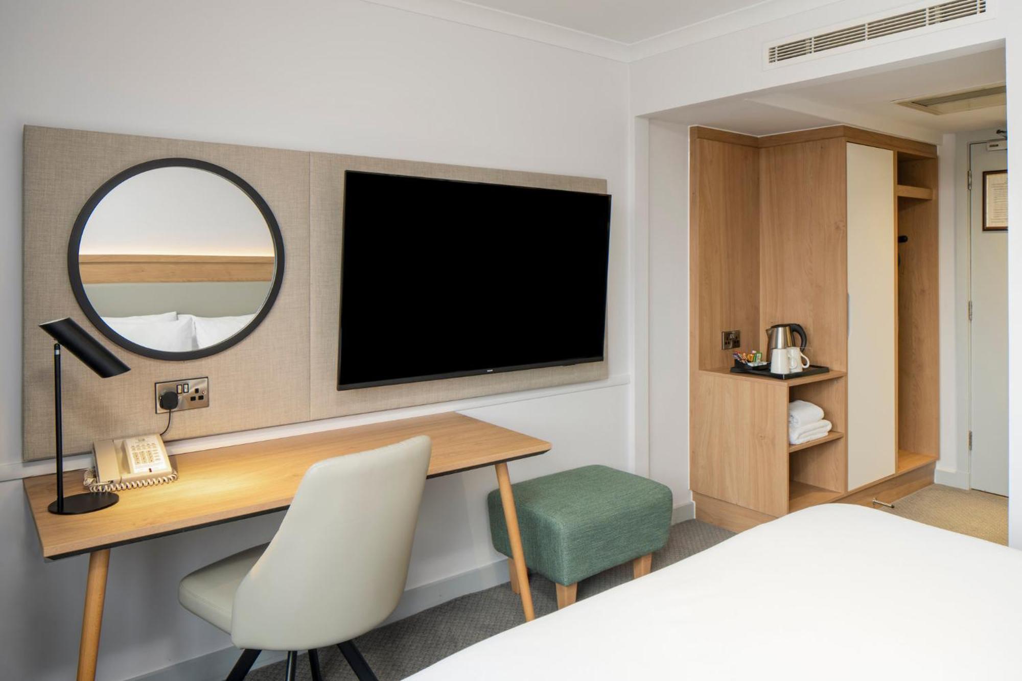 Holiday Inn Edinburgh Zoo By Ihg Exterior photo