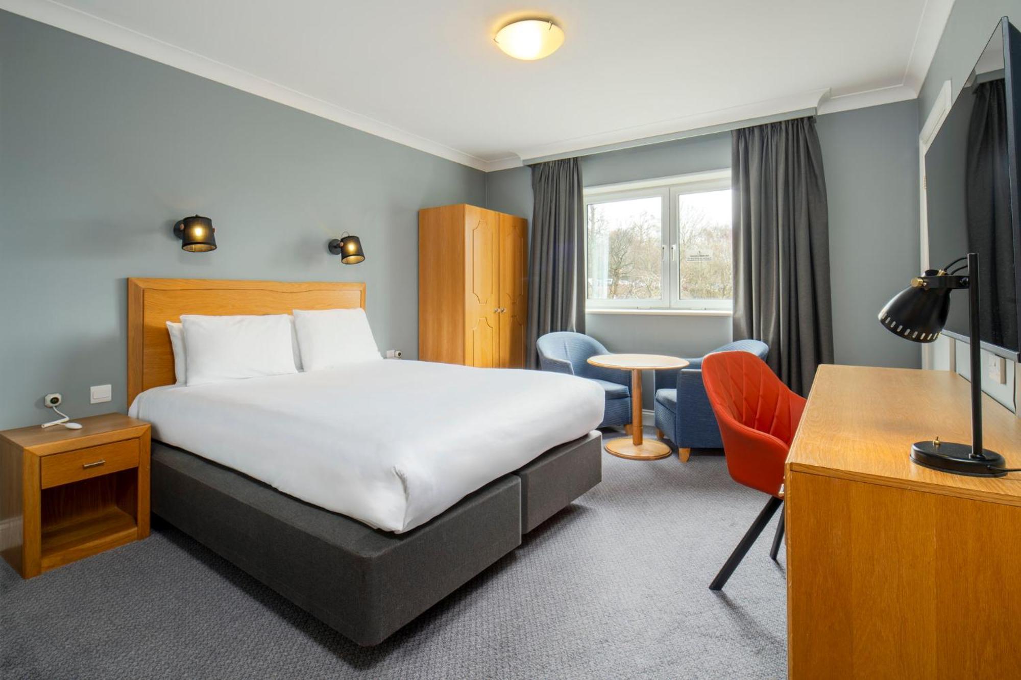Holiday Inn Edinburgh Zoo By Ihg Exterior photo