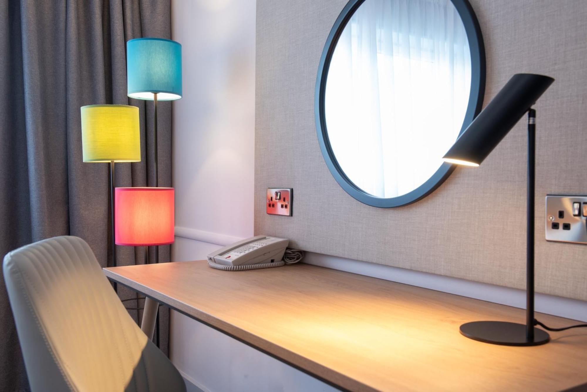 Holiday Inn Edinburgh Zoo By Ihg Exterior photo